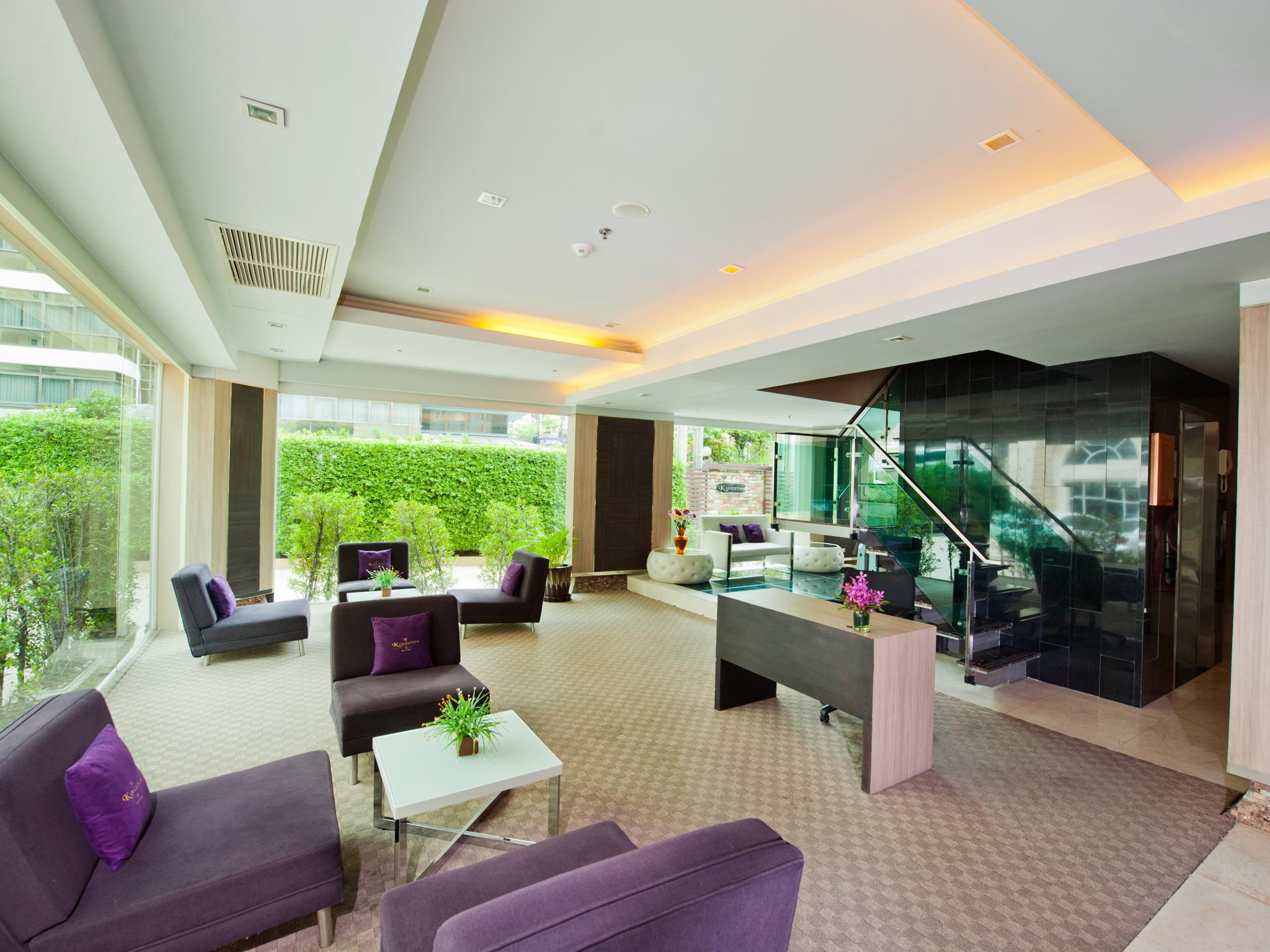 Kingston Suites Bangkok Exterior photo